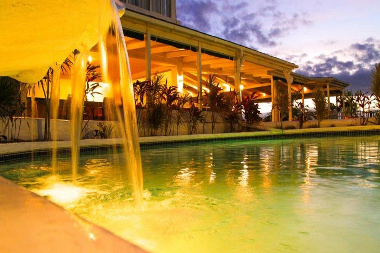 Trade Winds Hotel Dickenson Bay Exterior photo